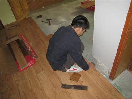 pvc 地板 施工_装修施工的地板安装_北京办公室装修石材地板施工工艺