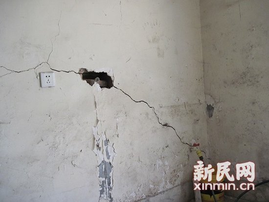 装修拆改的墙体裂缝_墙体裂缝修补怎么处理_墙体裂缝开裂用什么接缝王最好