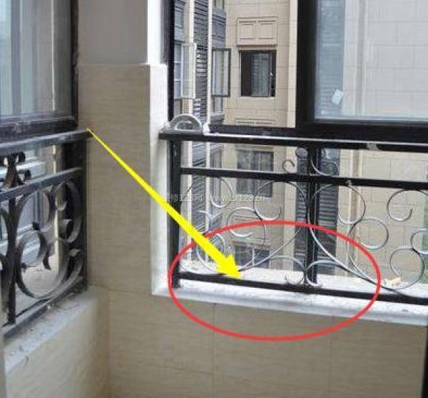 防护栅栏施工组织_施工电梯防护_装修公司阳台施工防护