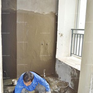 师傅正将水泥砂浆抹到防水材料上装修效果图