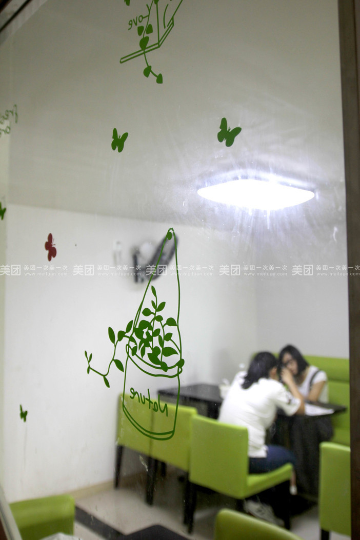 水果捞店铺装修_十来平米的水果捞室内装修设计_水果捞水果捞加盟哪家好