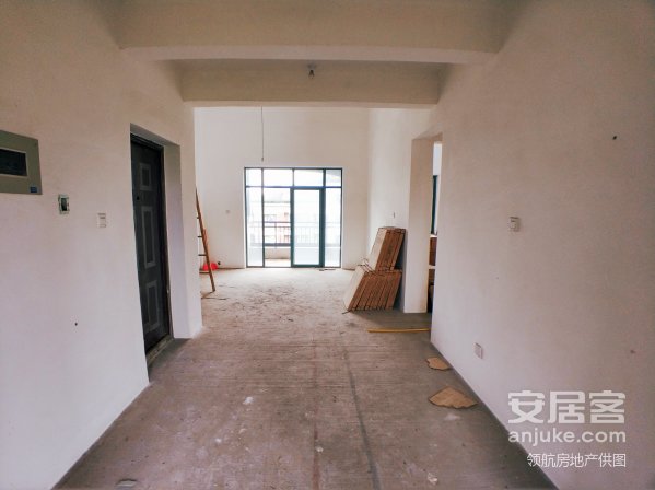 装修厨房和卫生间用什么瓷砖好_装修用木地板好还是瓷砖好_买房带的装修瓷砖防水不好