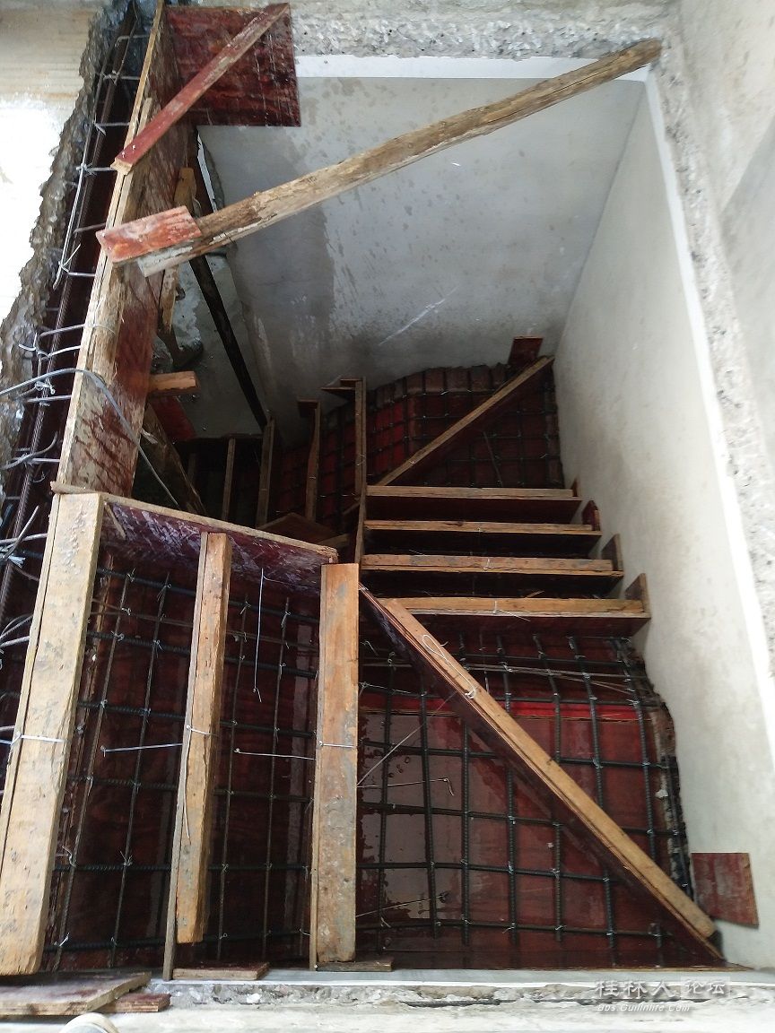 楼梯粗装修施工顺序_不锈钢楼梯栏杆施工_楼梯栏杆施工