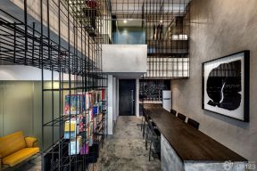60平米loft装修 长餐桌