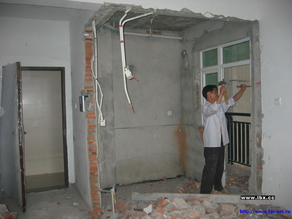承重柱子装修效果图_装修时承重墙能不能拆改_厕所和卧室的墙能拆吗