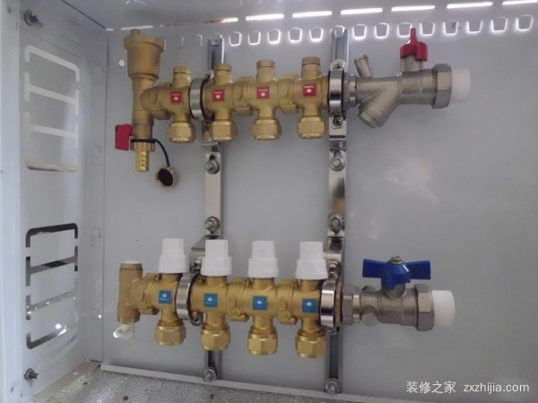 暖奶器暖奶的正确方法_小白熊暖奶器还是调奶器好_淋浴房地暖分水器装修效果图