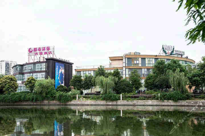 星级酒店户外玻璃幕墙墙面装修效果图 高档酒店玻璃幕墙墙面整体外观设计图片欣赏