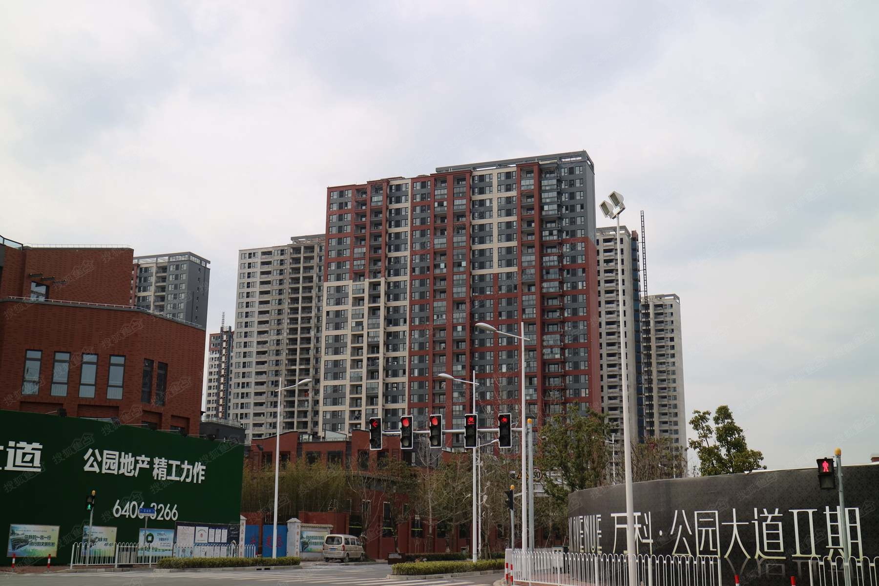 万科房地产施工外立面装修工序_挡土墙施工工序_新规范混凝土浇筑施工工序施工质量验收评定表示例