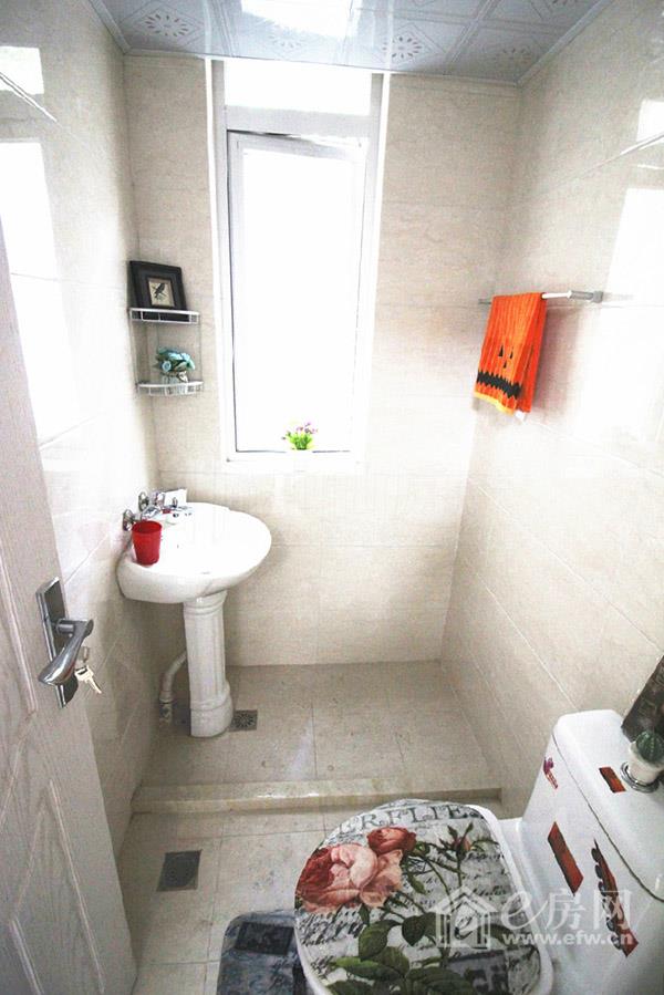 屋顶防水补漏需要什么_装修时洗手间需要刷防水么_卫浴间装修效果图