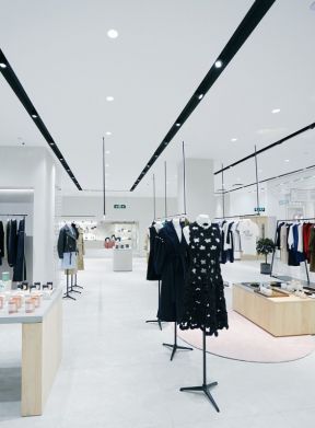 简约服装店装修装潢图 现代服装店设计 