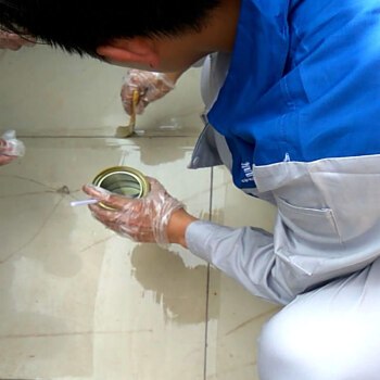 毛毛蚁不砸砖防水贵吗_免砸砖防水真实吗_新房装修完想再刷一次免砸砖防水胶