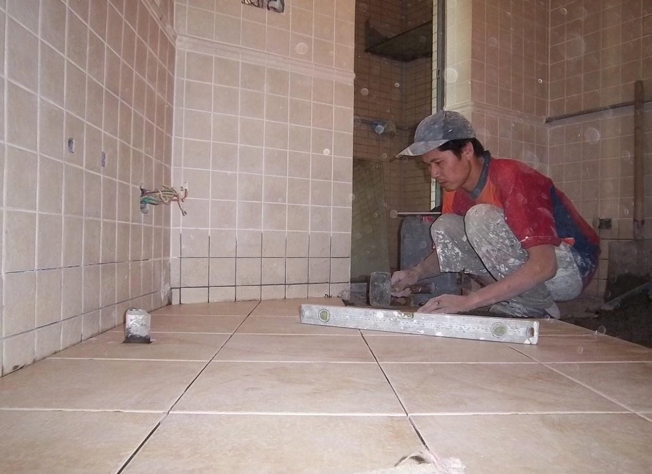 泥瓦装修流程_自己装修新房装修流程_硅藻泥背景墙装修效果图