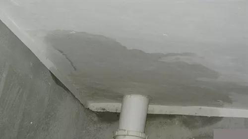 简单装修没刷油漆后多久可以入住_装修后渗水油漆面变色_黄梅天装修如何防止油漆发霉