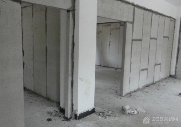 装修主体拆改和水电谁先_家装改水电价格_改水电一般多少钱