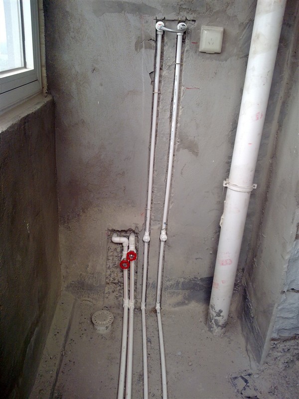 装修水管什么材料最好_装修如何包水管防水_水管下水管道装修