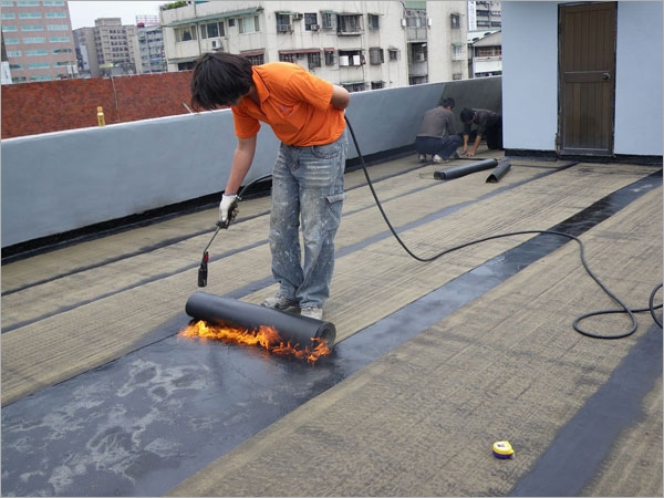 屋顶防水隔热涂料_屋顶缝防水补漏材料_屋顶装修防水材料选择